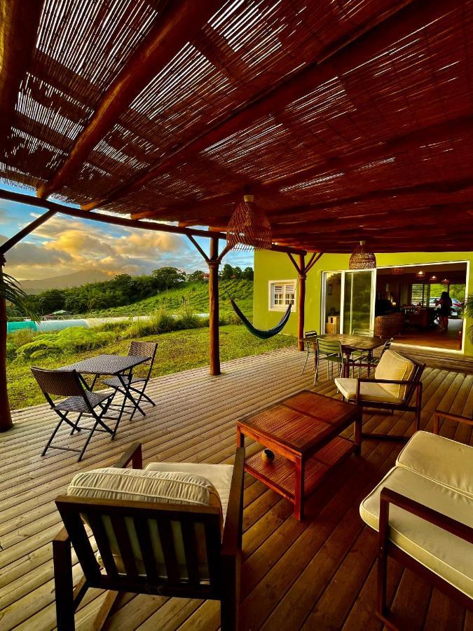 Chambre Et Sdb Privative Ylang Ylang Vue Mont Pelee Dans Maison Partagee Le Morne-Rouge Exterior foto